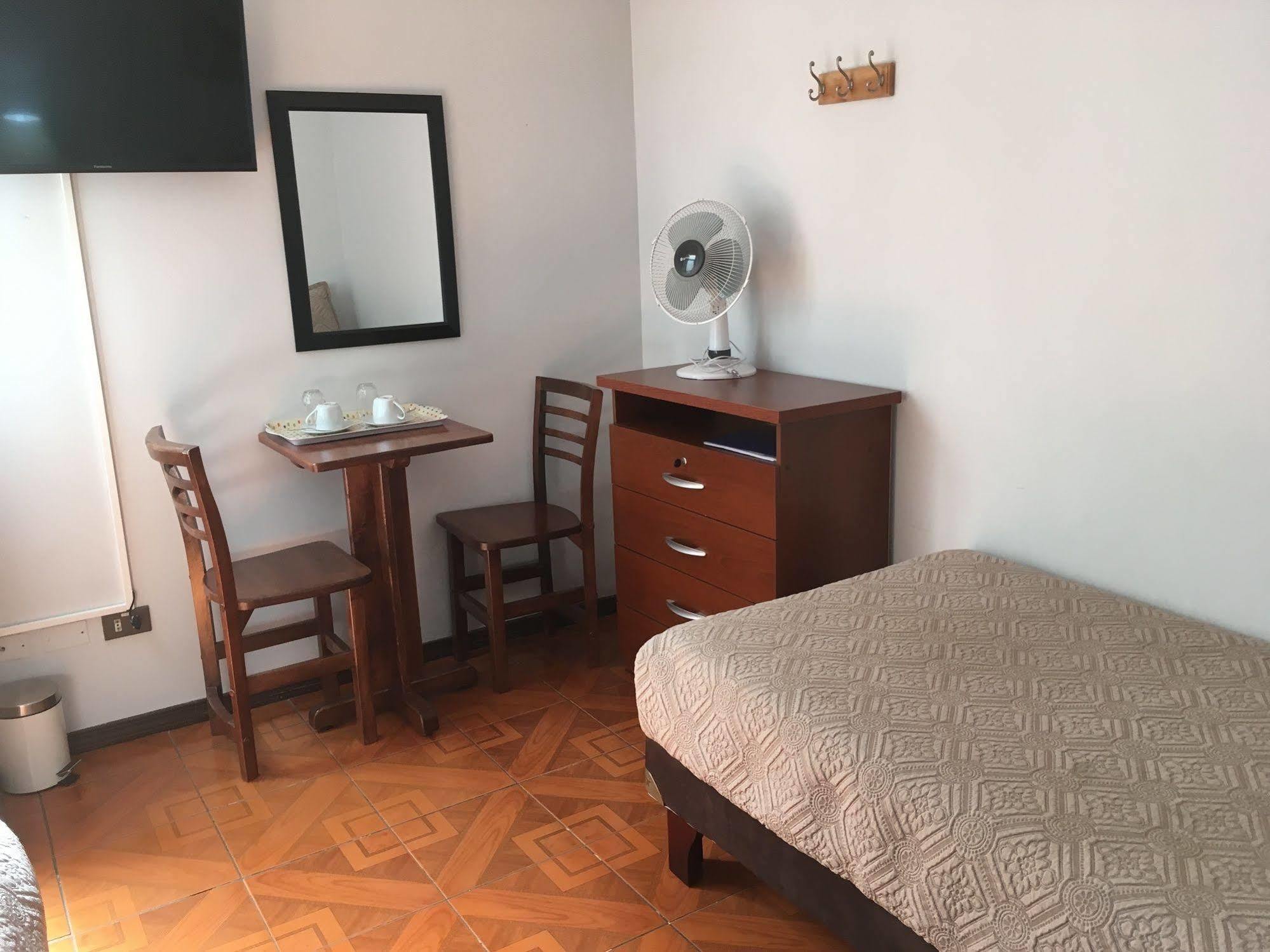Hotel Residencial Universitaria Santiago del Cile
